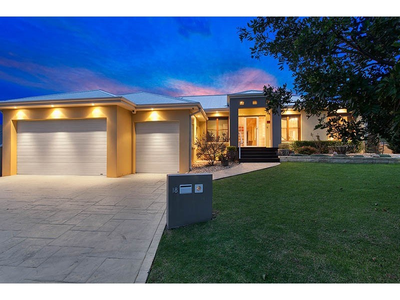 18 Larkin Crescent, Flinders NSW 2529