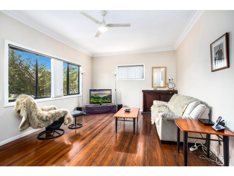 1/36 Devonshire Crescent, Oak Flats NSW 2529