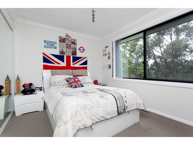 15 Woodburn Terrace, Flinders NSW 2529