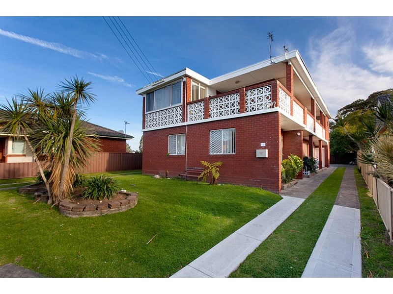 4/4 Saint Lukes Avenue, Dapto NSW 2530