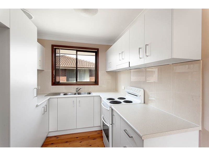 5 Lake Entrance Road, Warilla NSW 2528