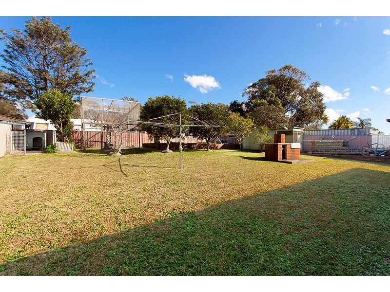 1 Fitzroy Place, Barrack Heights NSW 2528