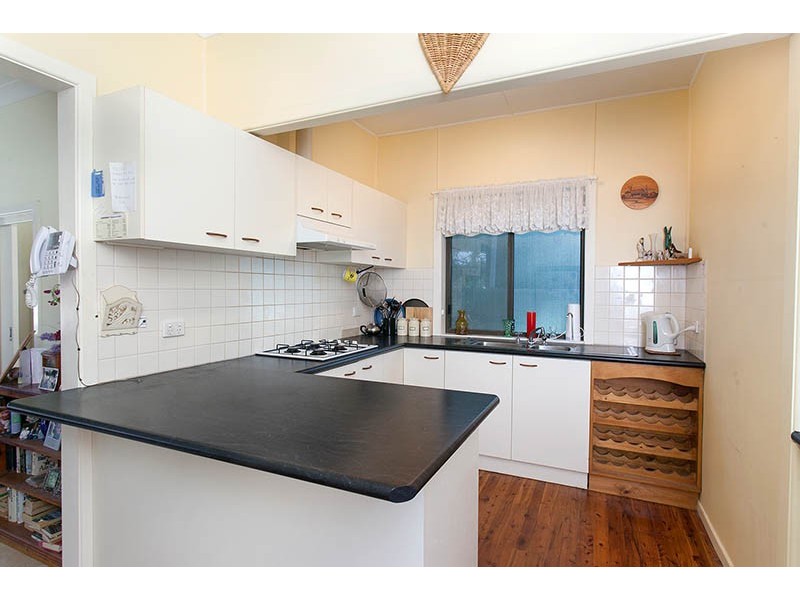 61 Deakin Street, Oak Flats NSW 2529