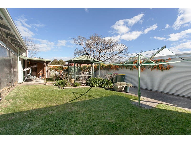 61 Deakin Street, Oak Flats NSW 2529