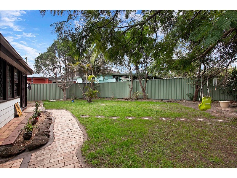 6 Johnston Street, Warilla NSW 2528