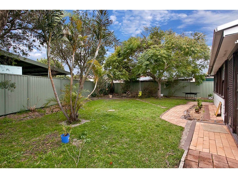 6 Johnston Street, Warilla NSW 2528