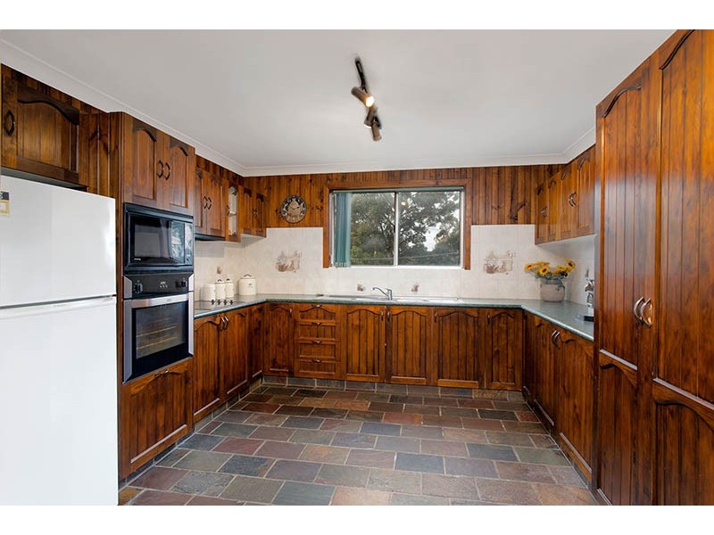 3 Aminya Place, Farmborough Heights NSW 2526