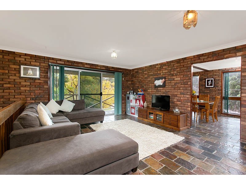 3 Aminya Place, Farmborough Heights NSW 2526