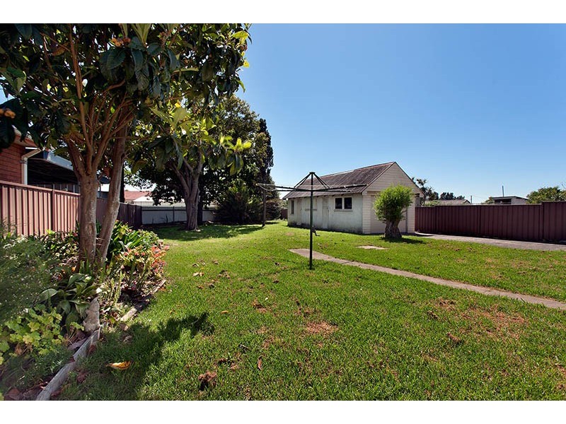 18 Anthony Street, Lake Illawarra NSW 2528