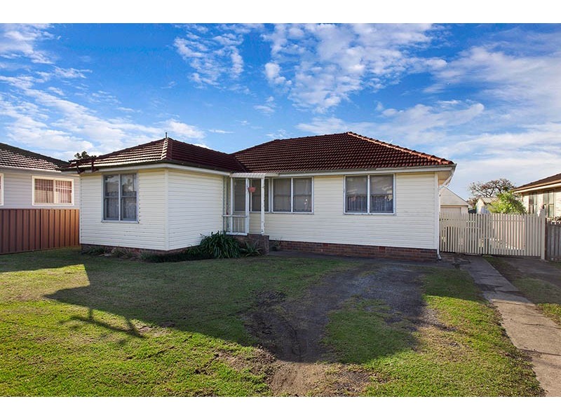 18 Anthony Street, Lake Illawarra NSW 2528
