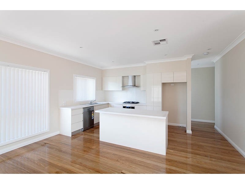 2A Antrim Avenue, Warilla NSW 2528