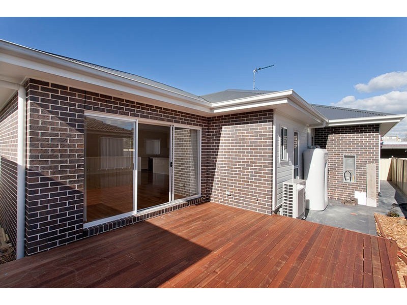 2A Antrim Avenue, Warilla NSW 2528
