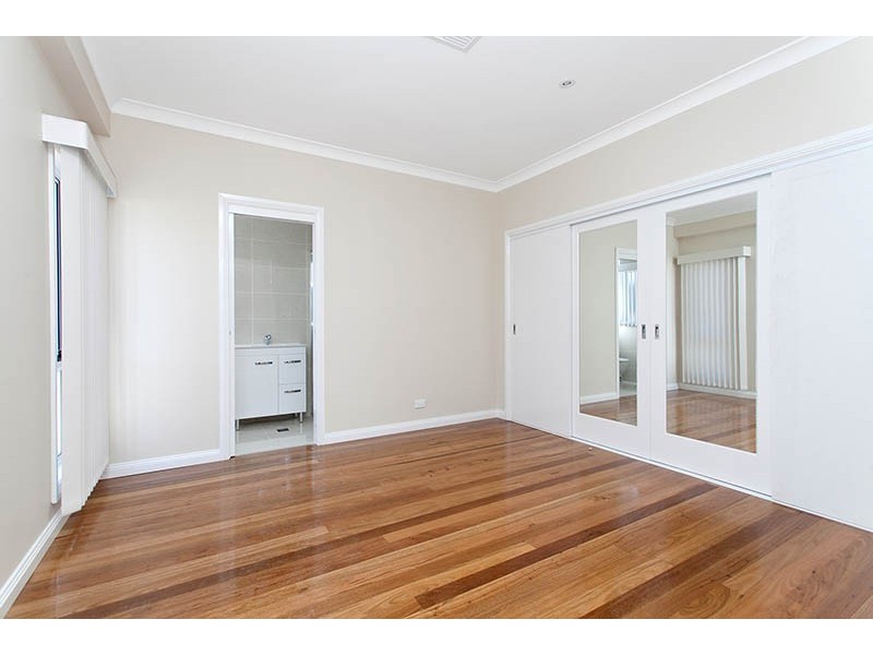 2A Antrim Avenue, Warilla NSW 2528