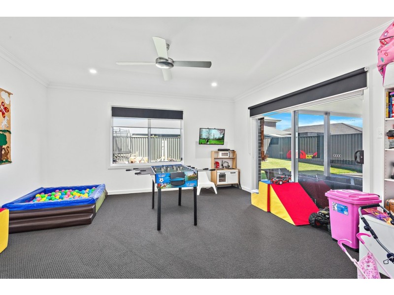 9 Peninsula Avenue, Haywards Bay NSW 2530