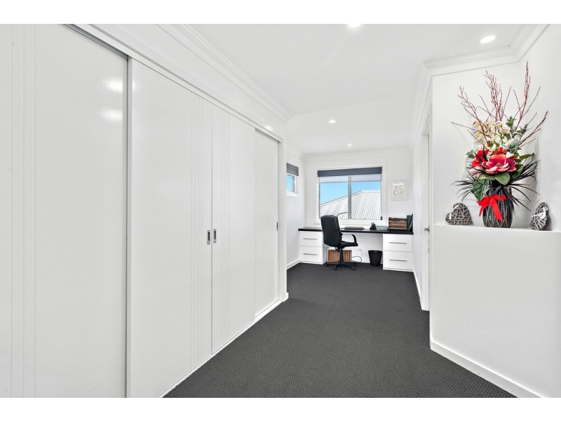 9 Peninsula Avenue, Haywards Bay NSW 2530