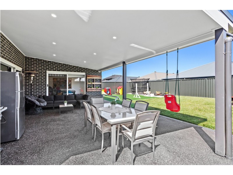 9 Peninsula Avenue, Haywards Bay NSW 2530