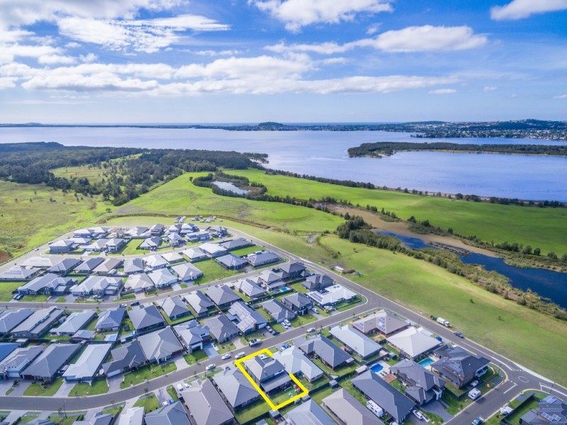 9 Peninsula Avenue, Haywards Bay NSW 2530