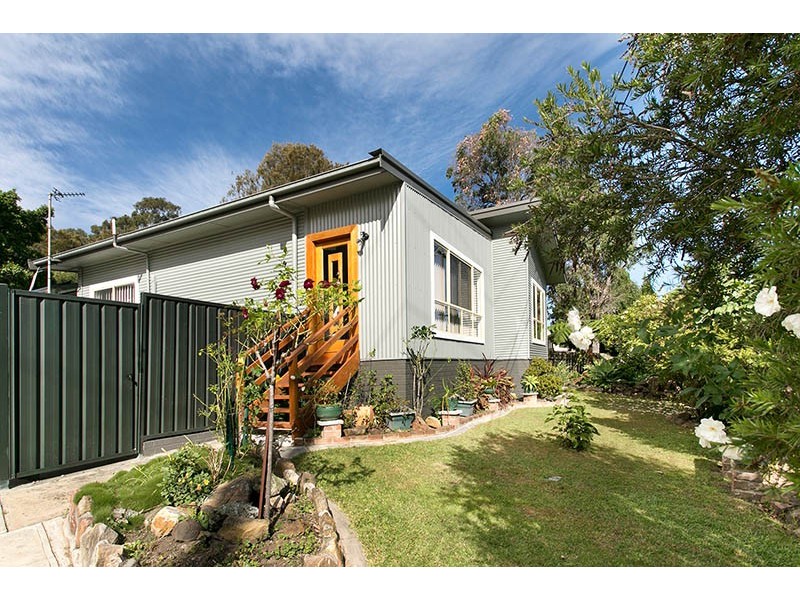 54 Lake Entrance Road, Oak Flats NSW 2529
