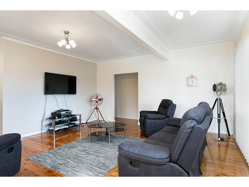 54 Lake Entrance Road, Oak Flats NSW 2529