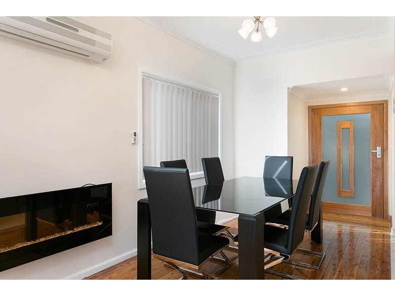 54 Lake Entrance Road, Oak Flats NSW 2529