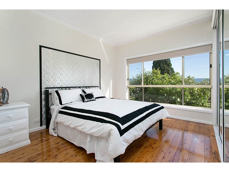 54 Lake Entrance Road, Oak Flats NSW 2529