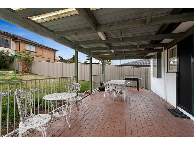 19 Henricks Parade, Mount Warrigal NSW 2528