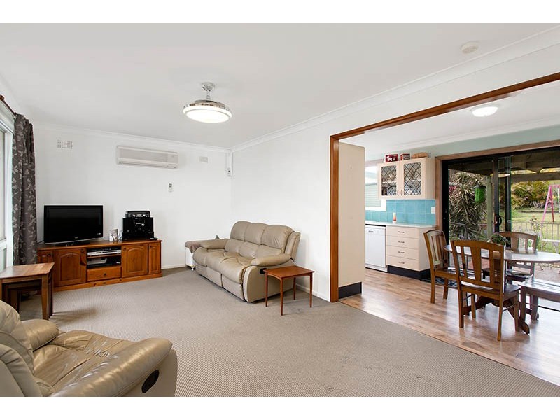 19 Henricks Parade, Mount Warrigal NSW 2528