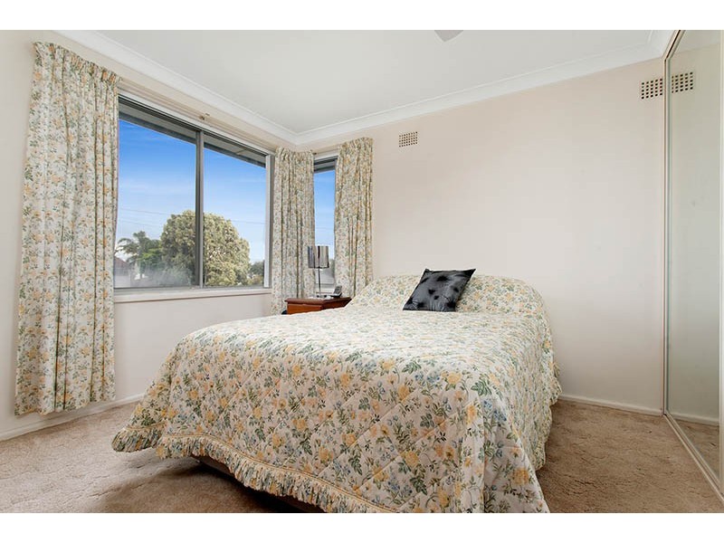 19 Henricks Parade, Mount Warrigal NSW 2528