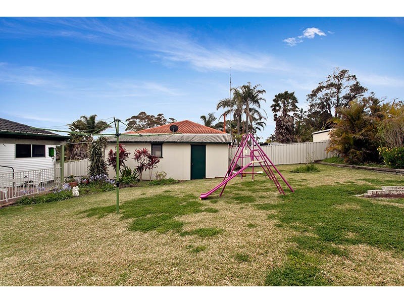 19 Henricks Parade, Mount Warrigal NSW 2528