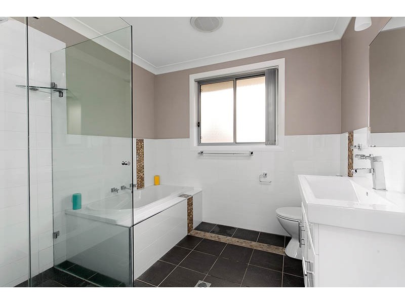 2/53 Cabernet Drive, Dapto NSW 2530