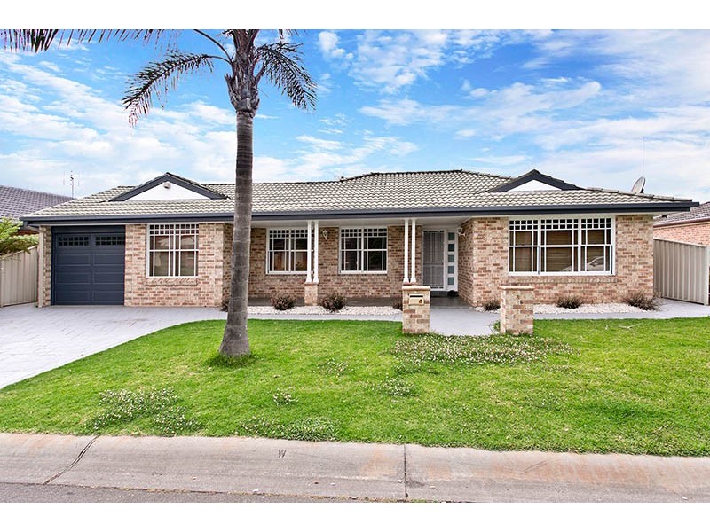 36 Shearwater Boulevard, Albion Park Rail NSW 2527