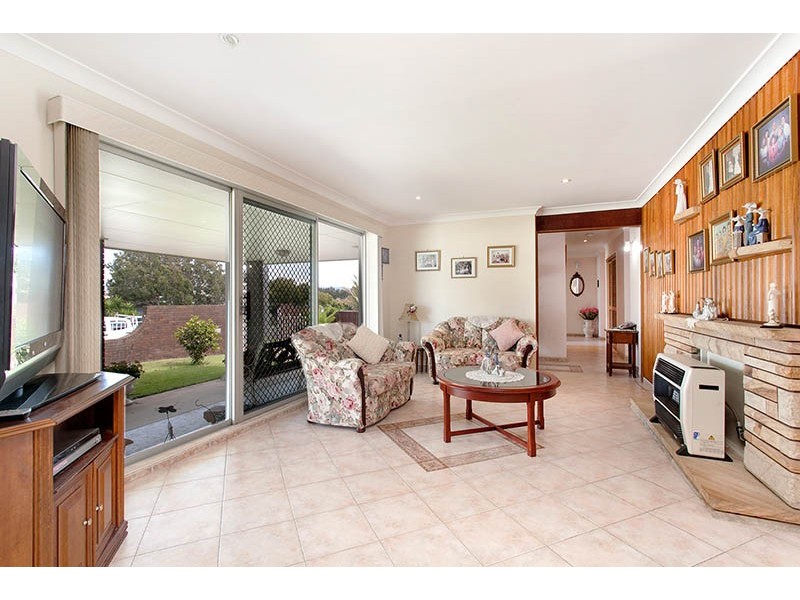 2 Headland Parade, Barrack Point NSW 2528