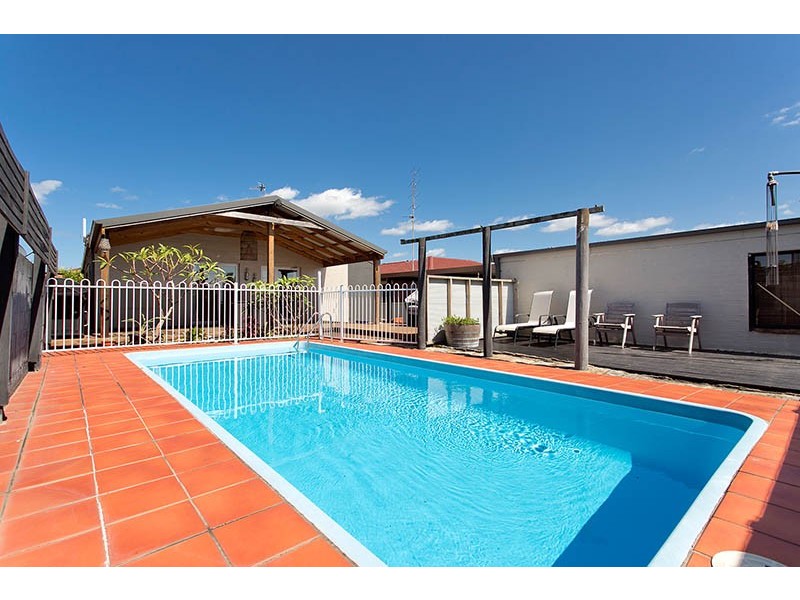 25 Cox Parade, Mount Warrigal NSW 2528
