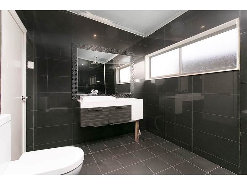 73 Little Lake Crescent, Warilla NSW 2528