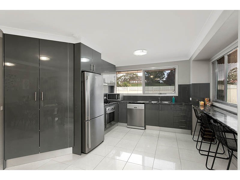 19 Birra Drive, Oak Flats NSW 2529