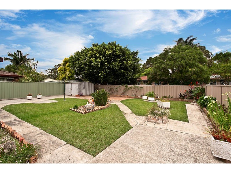 14 Jarrah Way, Albion Park Rail NSW 2527