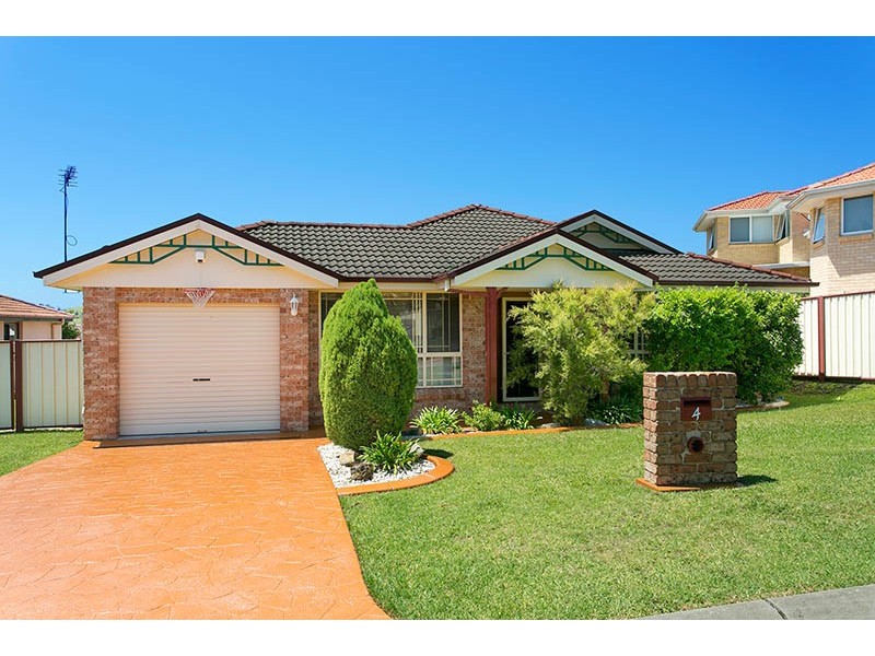 4 Downes Drive, Albion Park NSW 2527