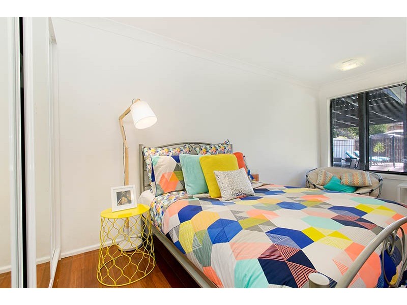 22 Mackenzie Avenue, Mount Warrigal NSW 2528