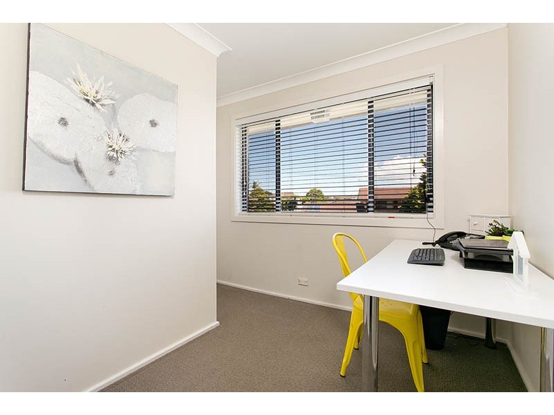 22 Mackenzie Avenue, Mount Warrigal NSW 2528
