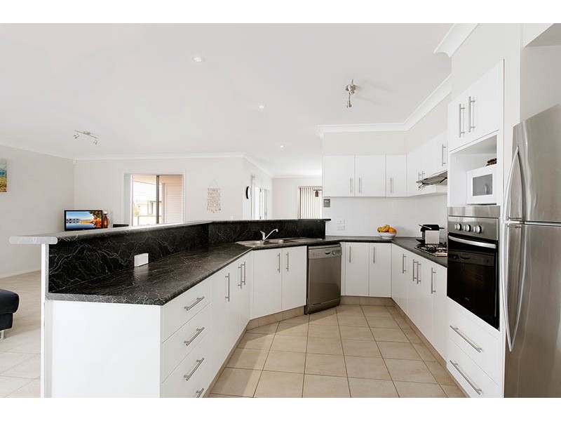 176 Osborne Parade, Warilla NSW 2528