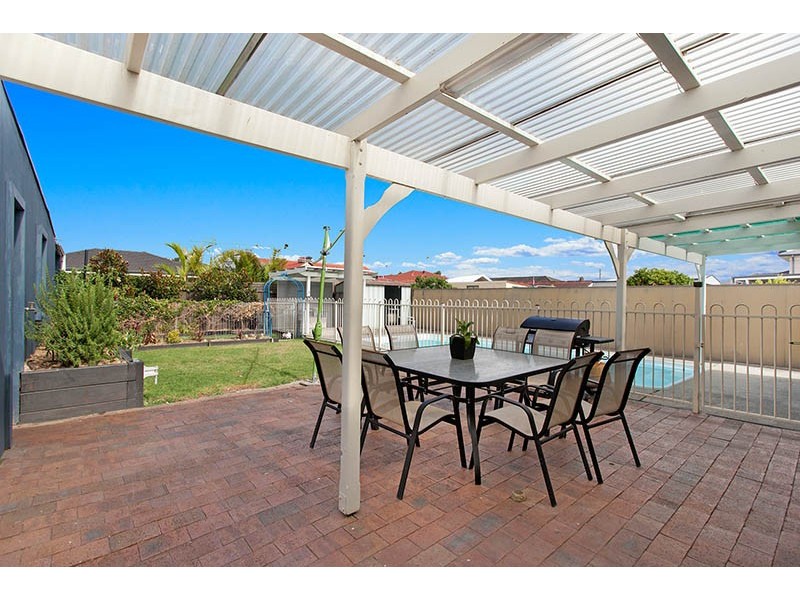 30 Ocean Street, Windang NSW 2528