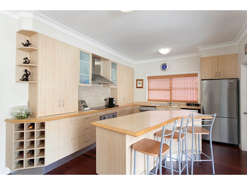 30 Ocean Street, Windang NSW 2528