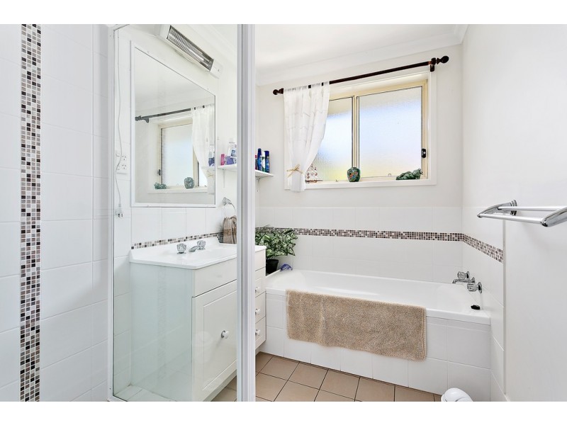 2/29 Lake Entrance Road, Oak Flats NSW 2529