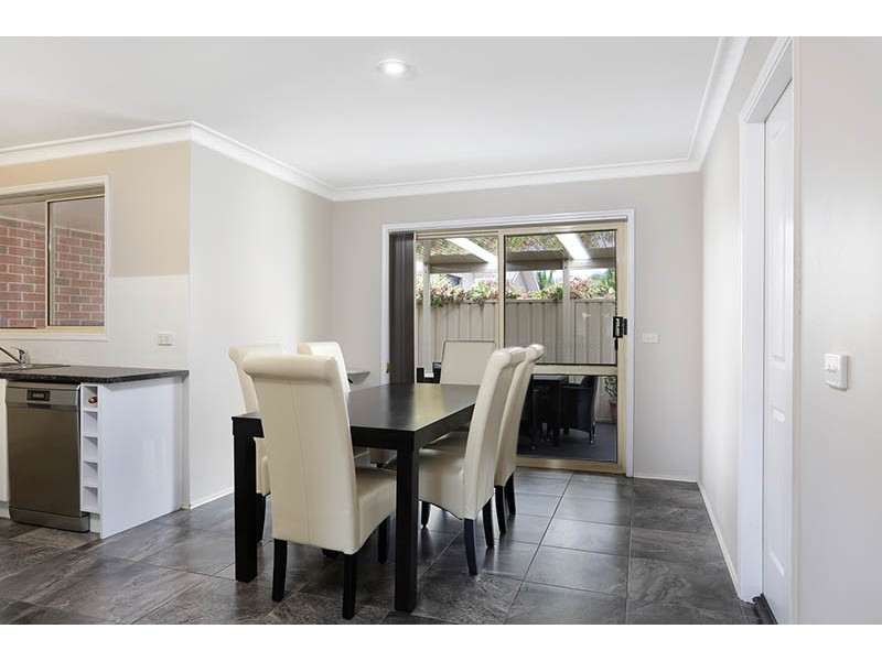 2/5 Koona Street, Albion Park Rail NSW 2527