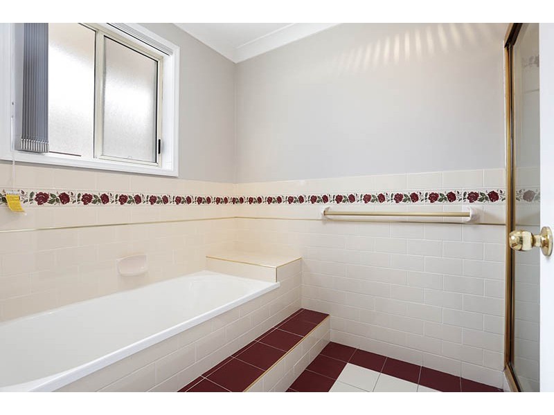 2/5 Koona Street, Albion Park Rail NSW 2527