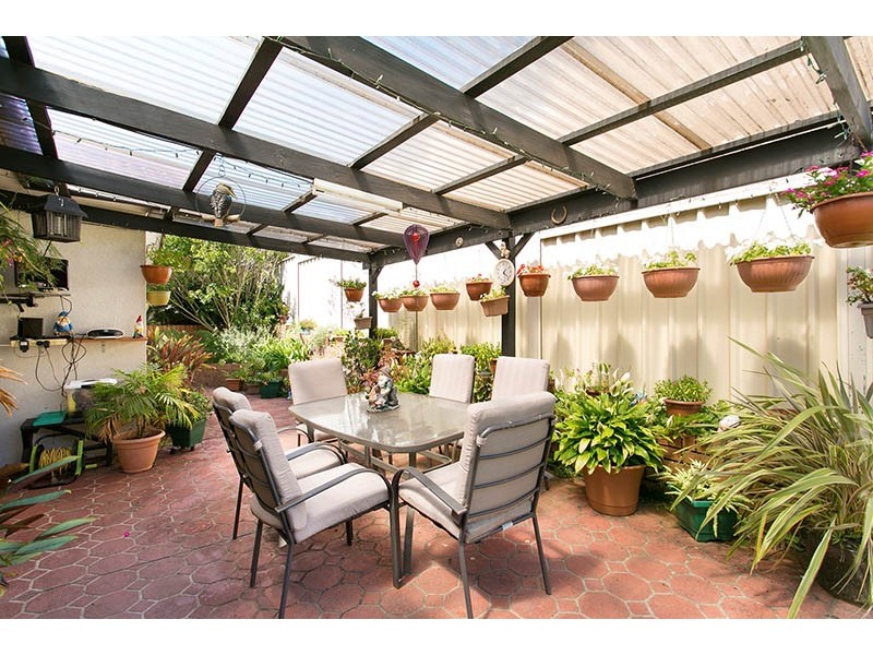 3/8 Wallis Close, Flinders NSW 2529