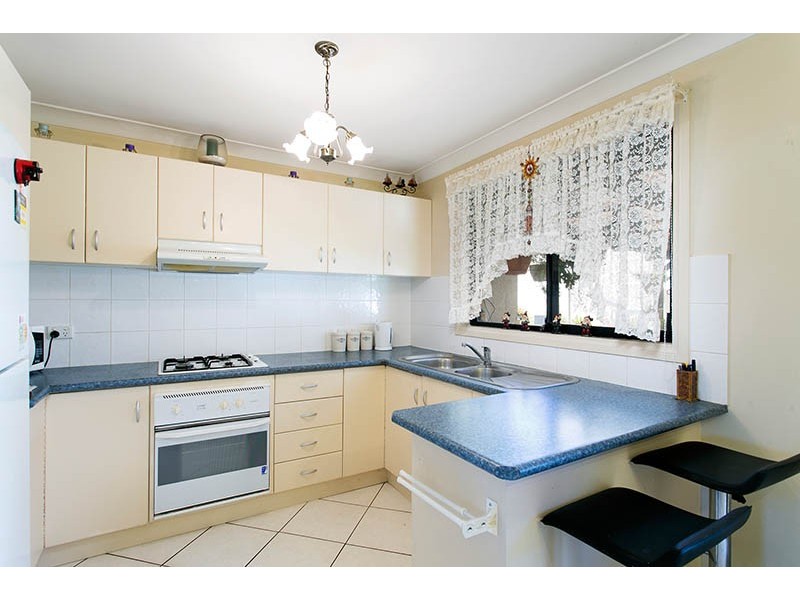 3/8 Wallis Close, Flinders NSW 2529