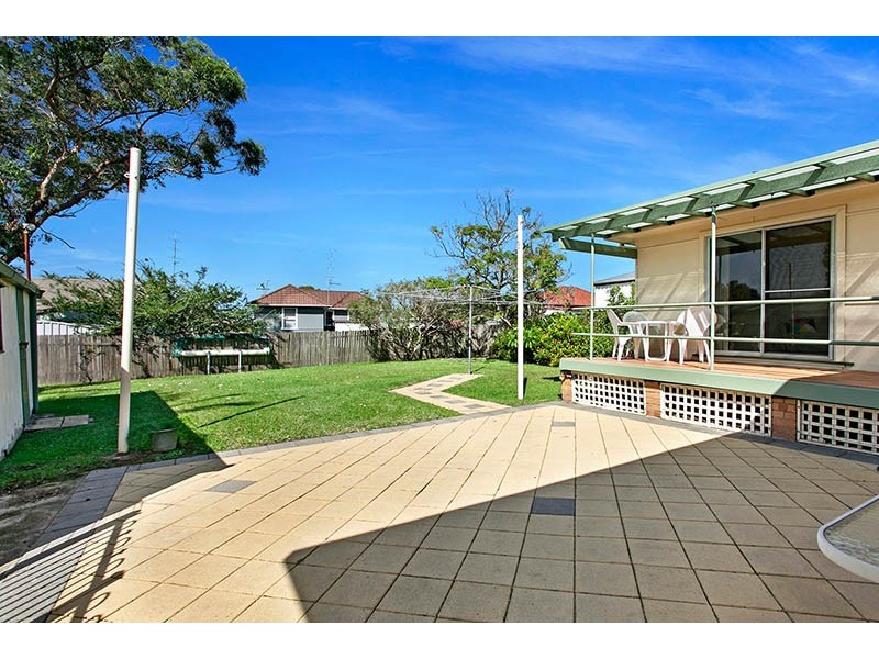 2 Anthony Street, Lake Illawarra NSW 2528