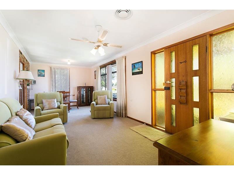 18 Messenger Road, Barrack Heights NSW 2528