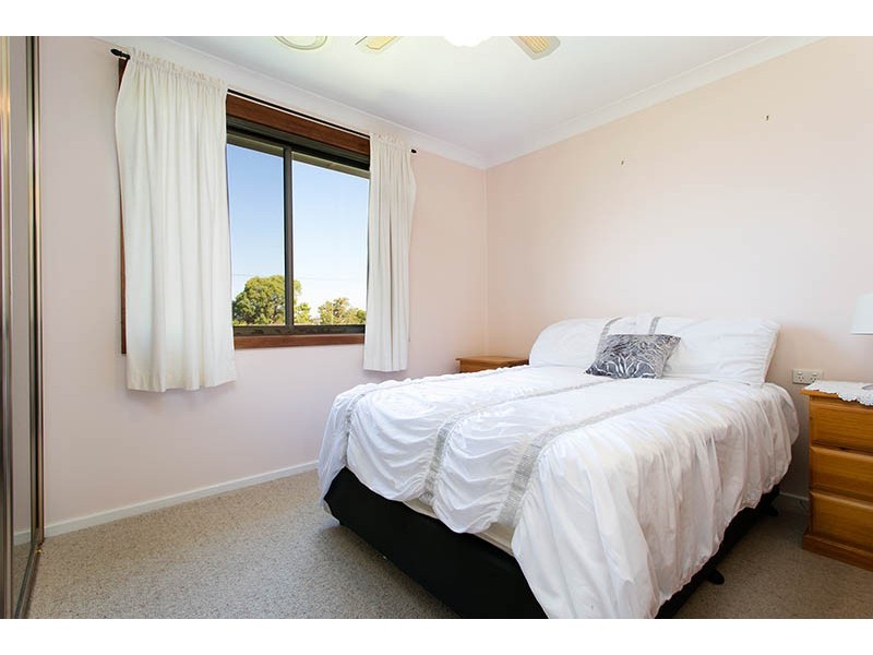 18 Messenger Road, Barrack Heights NSW 2528